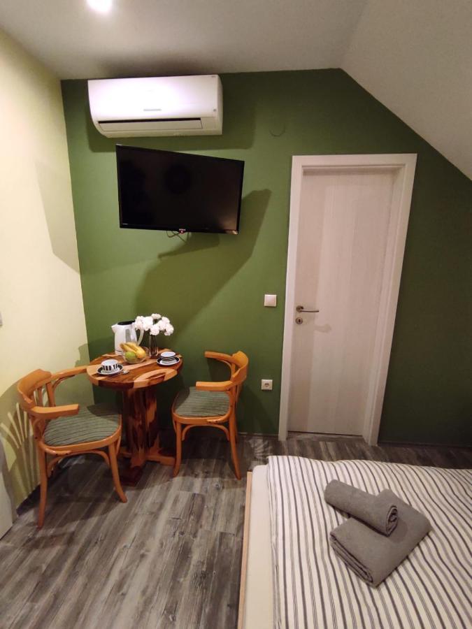 Accommodation "Old Town Dreznik" Rakovica Exterior foto